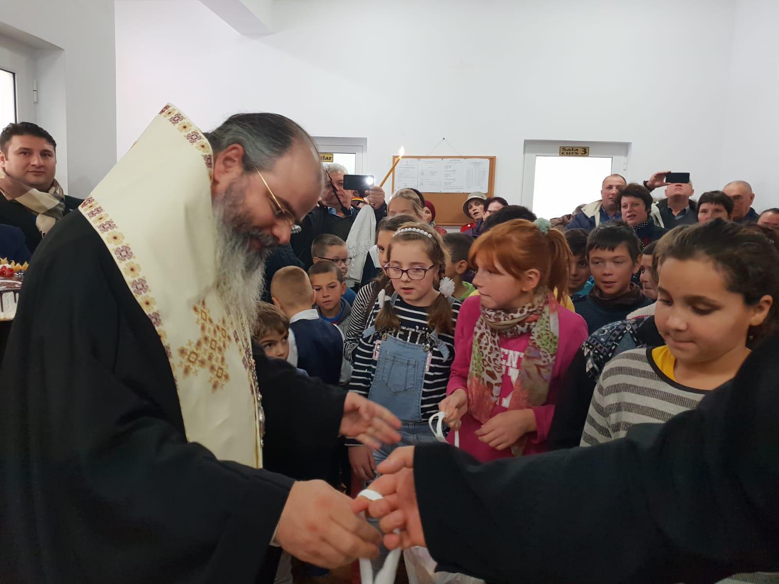 PS Ignatie la inaugurarea Aşezământului Social din Boţeşti: „Cred că fiecare aşezământ social este gândit în logica atitudinii pe care a avut-o samarineanul milostiv faţă de cel căzut între tâlhari!”