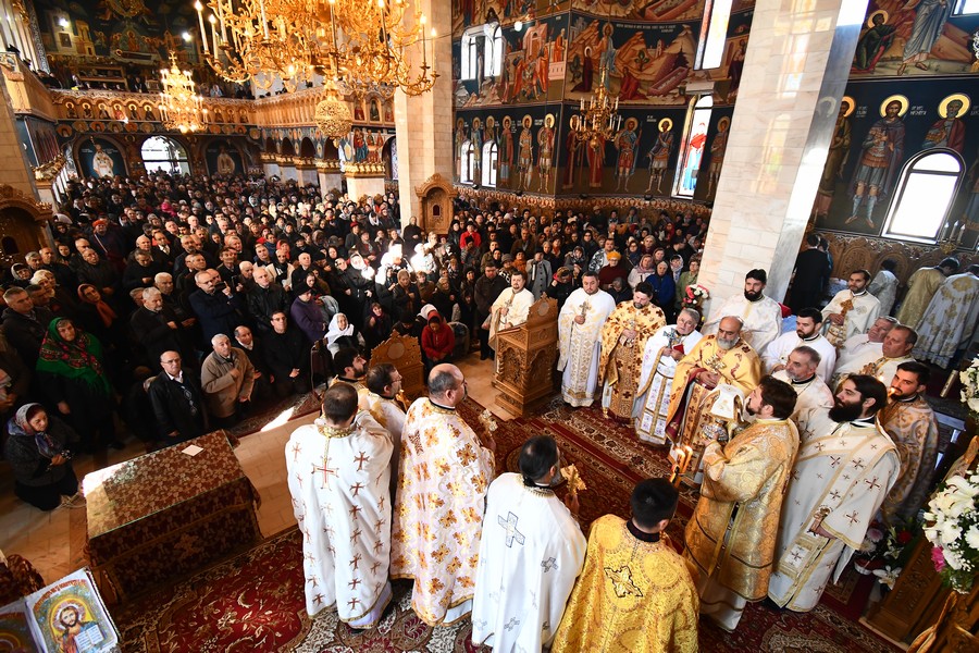 Foto: Constantin Ciofu Sfântul Ierarh Nectarie, serbat în capitala Moldovei
