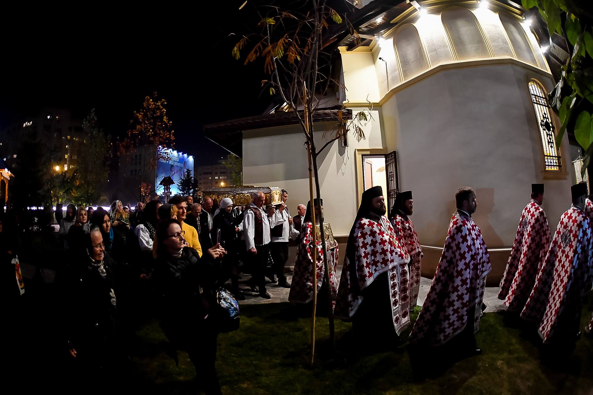 Procesiune cu moaștele Sfântului Ioan Gură de Aur, la Paraclisul Catedralei Naționale