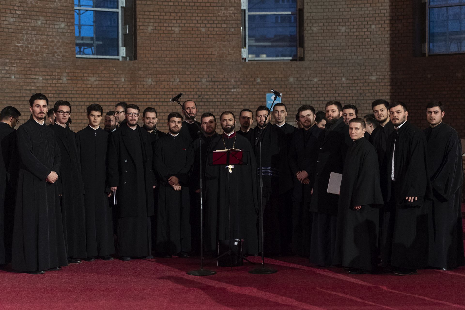 Eroii neamului au fost pomeniţi pentru prima dată la Catedrala Naţională