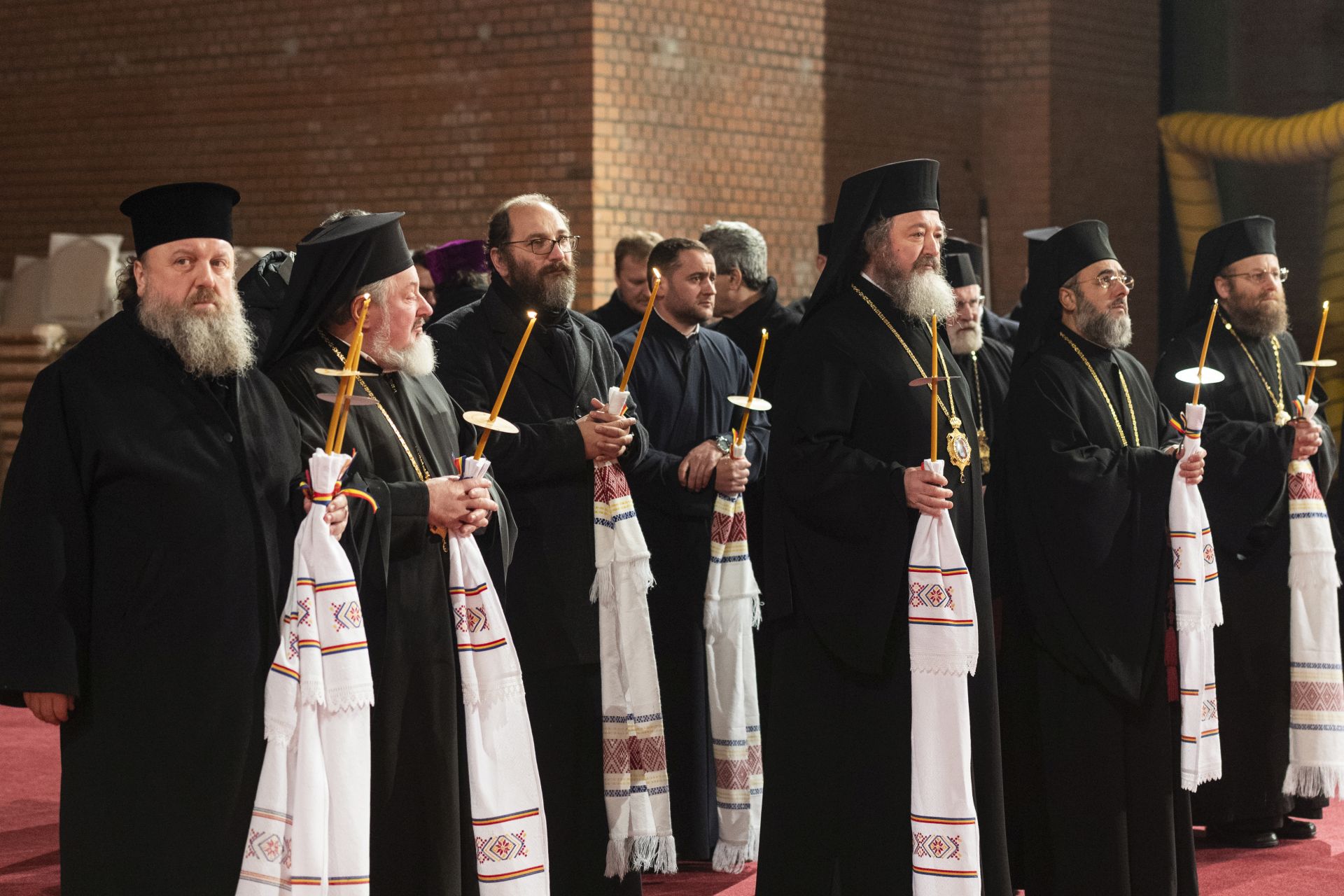 Eroii neamului au fost pomeniţi pentru prima dată la Catedrala Naţională