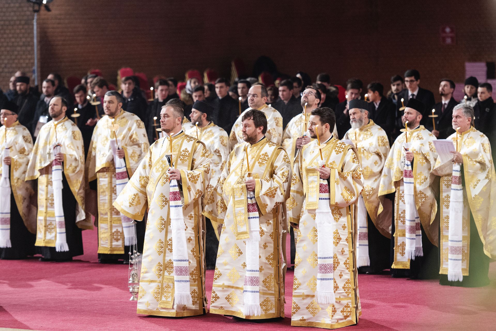 Eroii neamului au fost pomeniţi pentru prima dată la Catedrala Naţională