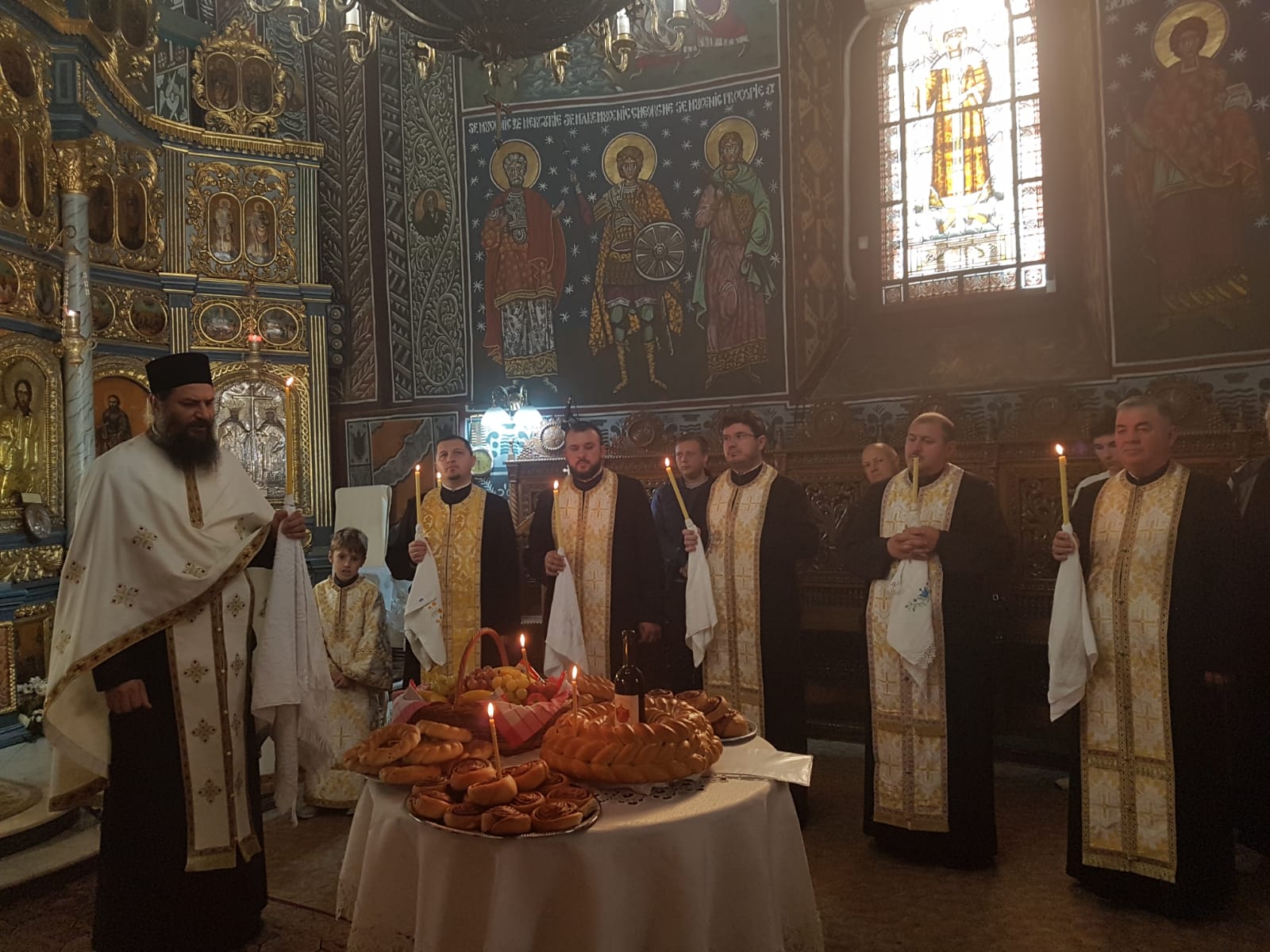 Rugăciuni pentru victimele incendiului de la Colectiv