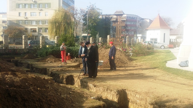 IPS Ioachim a vizitat două șantiere din eparhie