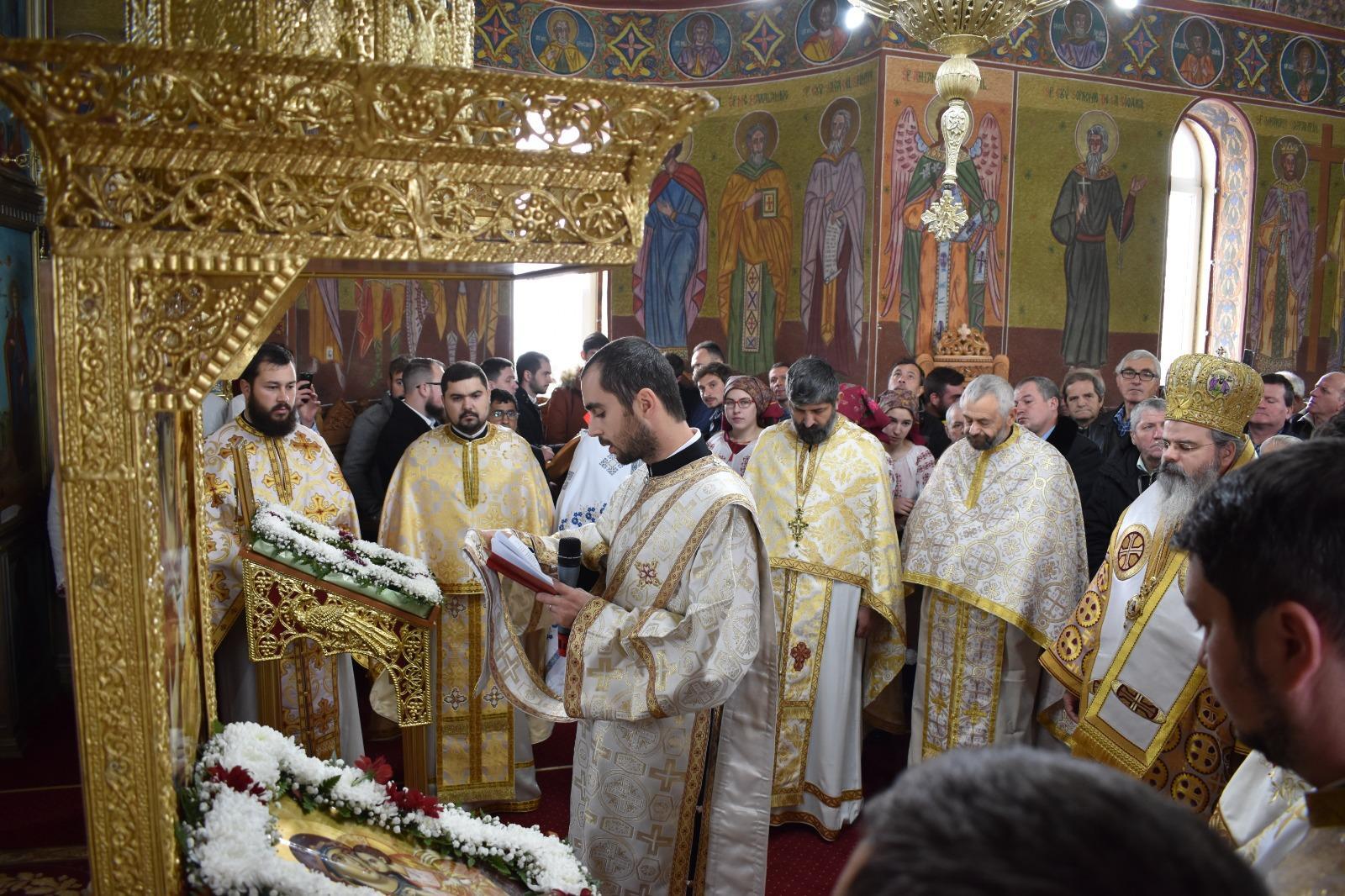 PS Ignatie: „Dăruind, noi devenim oameni adevăraţi! Ţinând numai pentru noi, fiind zgârciţi, începem să ne dezumanizăm!”