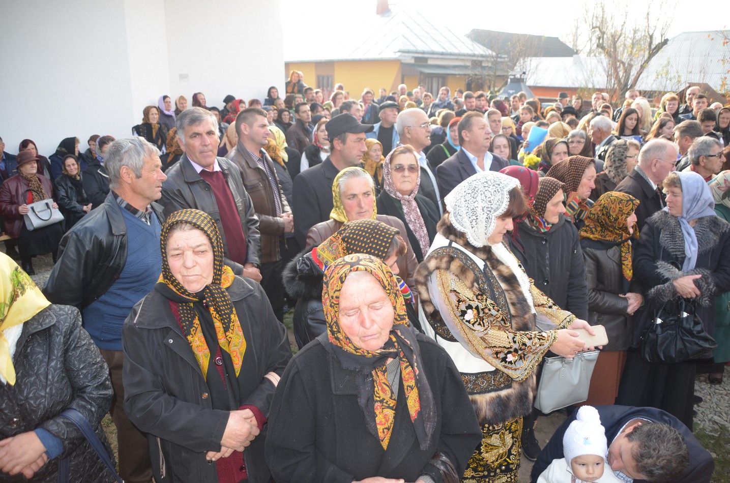Biserica din satul sucevean Vâlcele, sfinţită de Preasfinţitul Părinte Damaschin Dorneanul