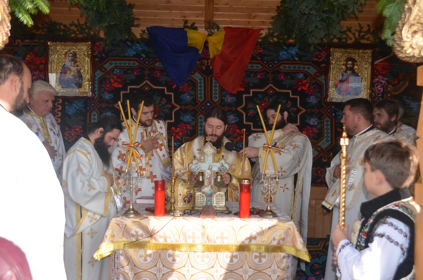 Biserica din satul sucevean Vâlcele, sfinţită de Preasfinţitul Părinte Damaschin Dorneanul