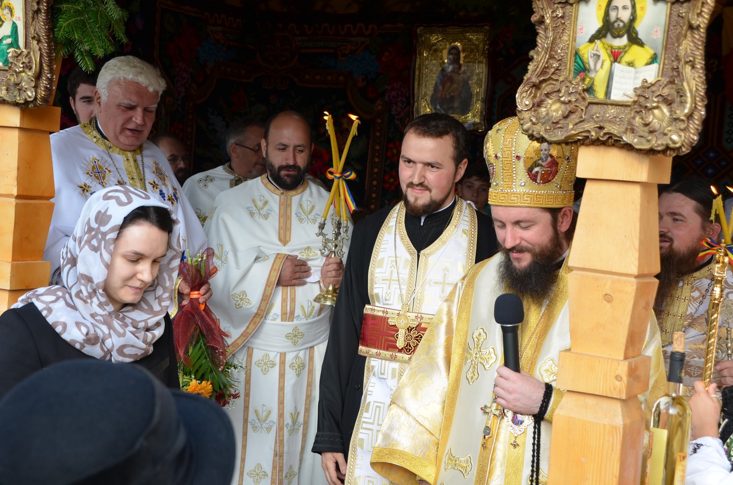 Biserica din satul sucevean Vâlcele, sfinţită de Preasfinţitul Părinte Damaschin Dorneanul