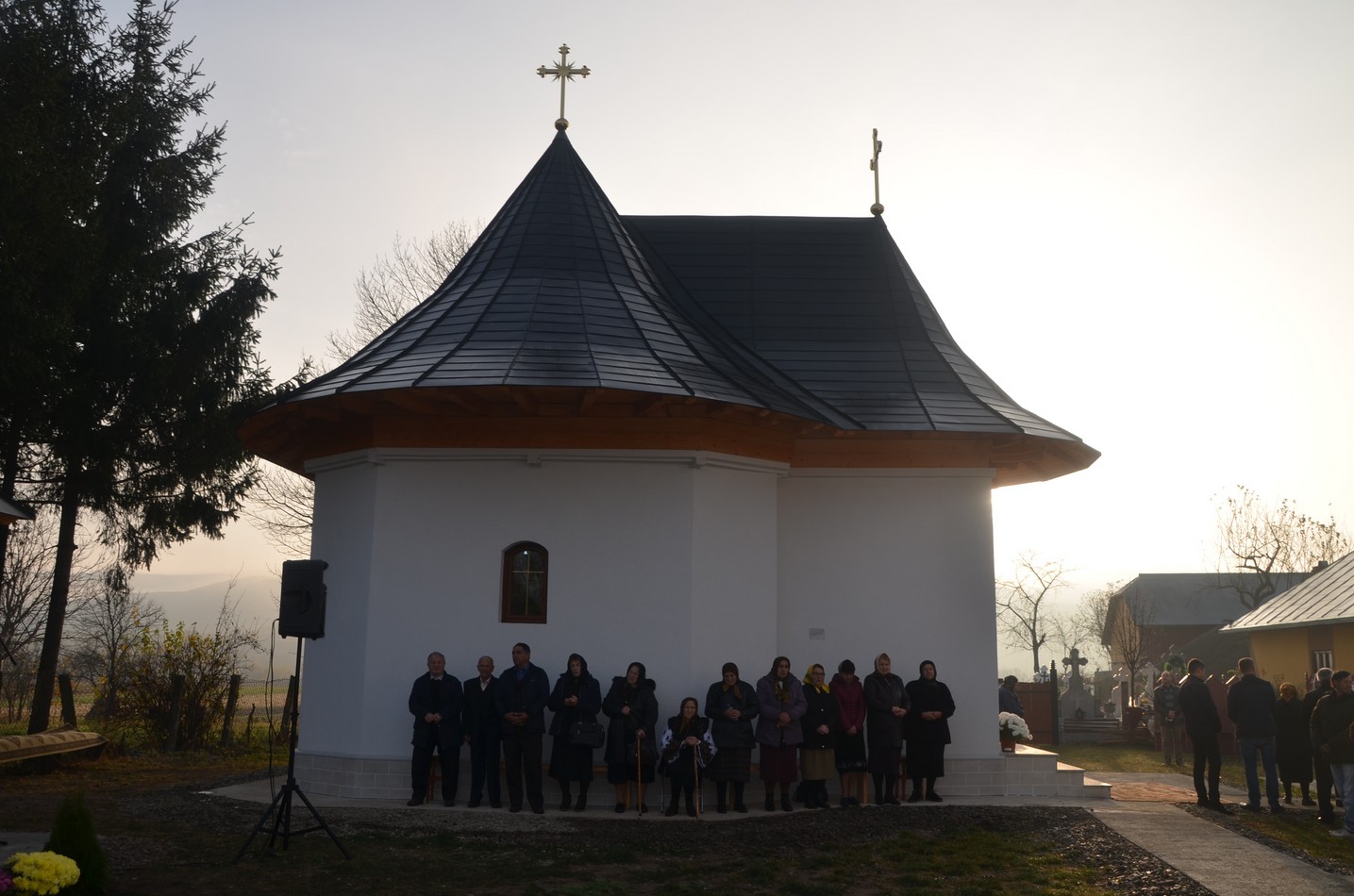 Biserica din satul sucevean Vâlcele, sfinţită de Preasfinţitul Părinte Damaschin Dorneanul
