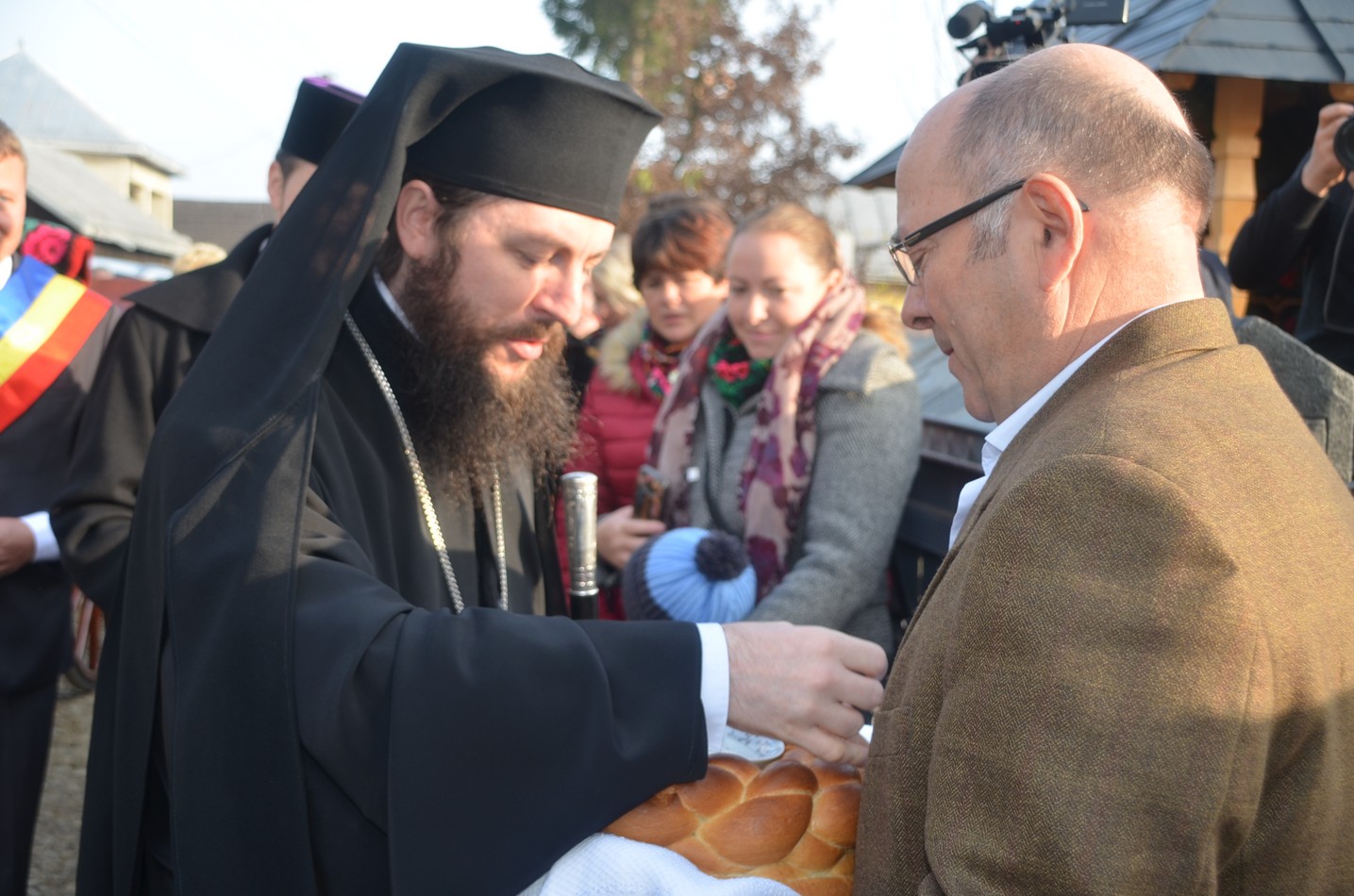 Biserica din satul sucevean Vâlcele, sfinţită de Preasfinţitul Părinte Damaschin Dorneanul