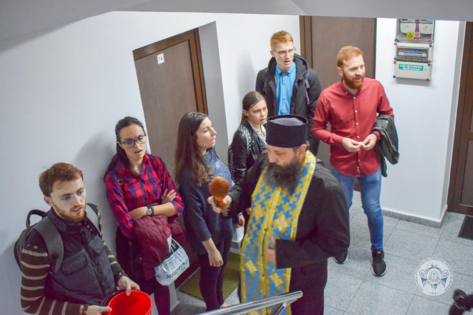 Au fost binecuvântate camerele din căminele studenţeşti ieşene Au fost binecuvântate camerele din căminele studenţeşti ieşene