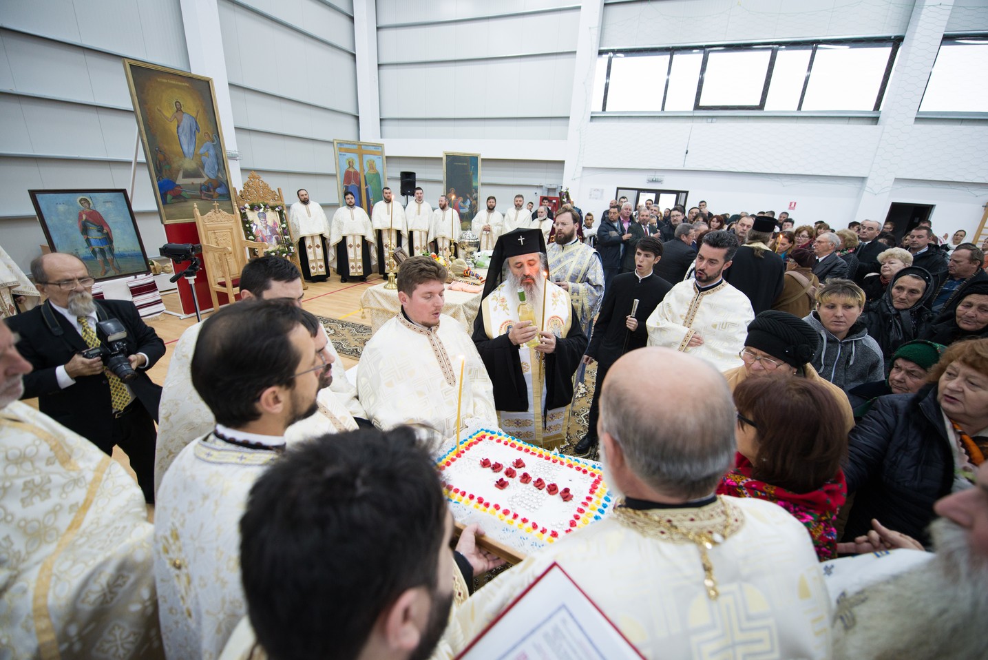 Sfințire de capelă la Liceul Tehnologic Special din comuna Ștefan cel Mare: „Întotdeauna românul, în casa lui, a avut un colț de rugăciune”