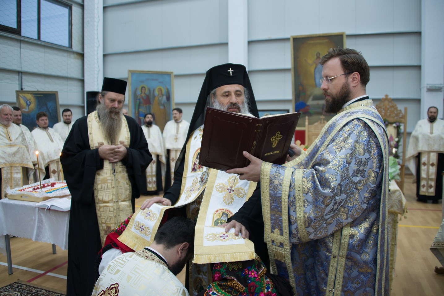 Sfințire de capelă la Liceul Tehnologic Special din comuna Ștefan cel Mare: „Întotdeauna românul, în casa lui, a avut un colț de rugăciune”