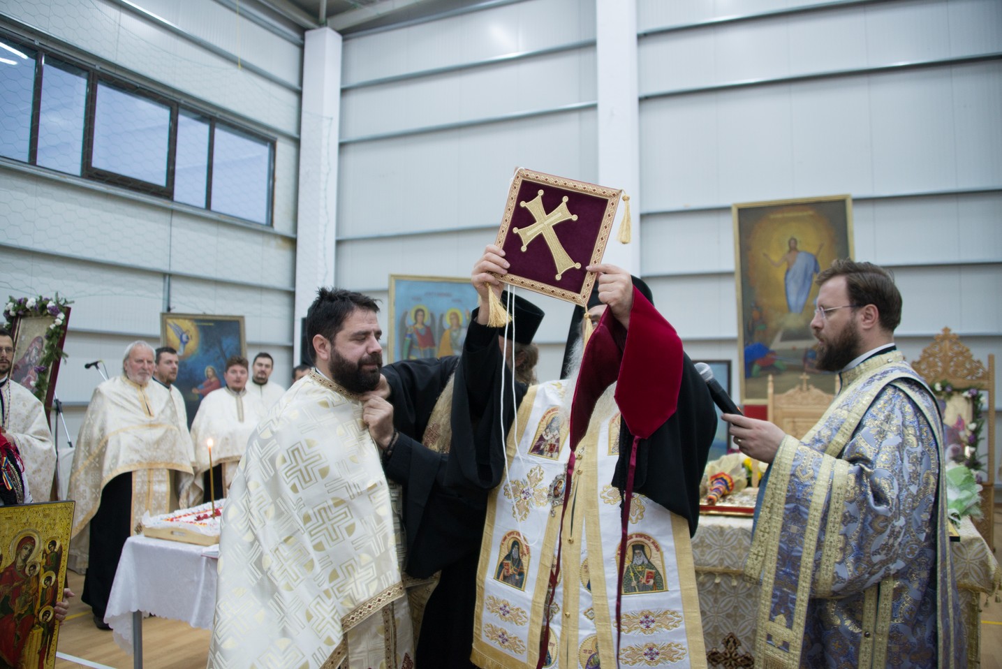 Sfințire de capelă la Liceul Tehnologic Special din comuna Ștefan cel Mare: „Întotdeauna românul, în casa lui, a avut un colț de rugăciune”