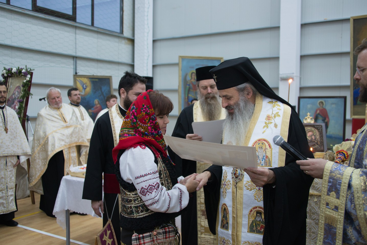 Sfințire de capelă la Liceul Tehnologic Special din comuna Ștefan cel Mare: „Întotdeauna românul, în casa lui, a avut un colț de rugăciune”