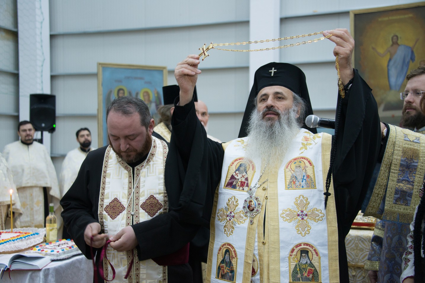 Sfințire de capelă la Liceul Tehnologic Special din comuna Ștefan cel Mare: „Întotdeauna românul, în casa lui, a avut un colț de rugăciune”