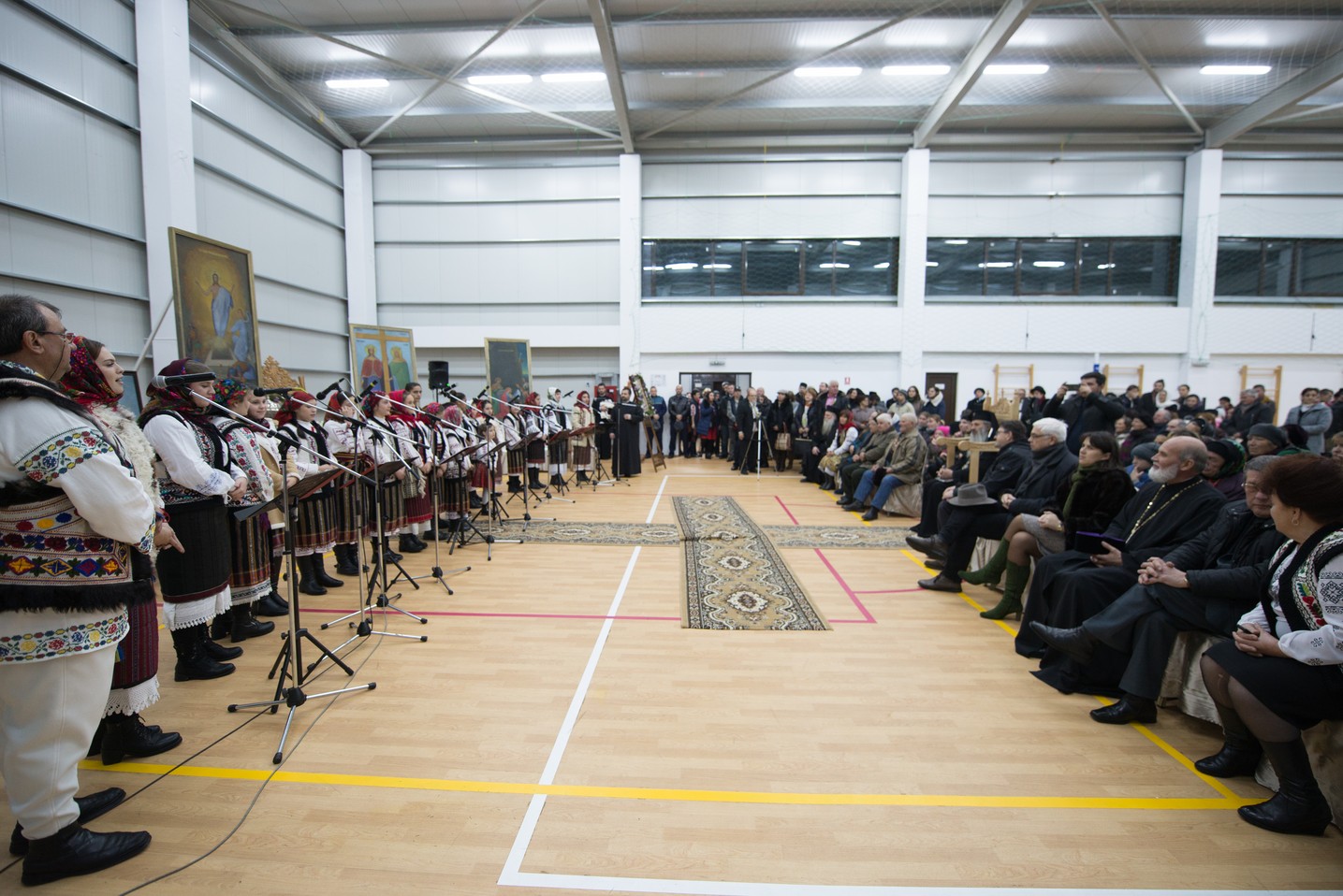 Sfințire de capelă la Liceul Tehnologic Special din comuna Ștefan cel Mare: „Întotdeauna românul, în casa lui, a avut un colț de rugăciune”