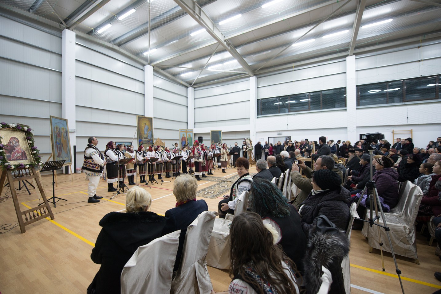 Sfințire de capelă la Liceul Tehnologic Special din comuna Ștefan cel Mare: „Întotdeauna românul, în casa lui, a avut un colț de rugăciune”