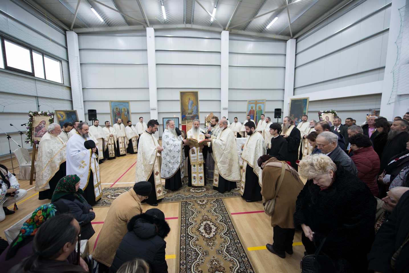 Sfințire de capelă la Liceul Tehnologic Special din comuna Ștefan cel Mare: „Întotdeauna românul, în casa lui, a avut un colț de rugăciune”