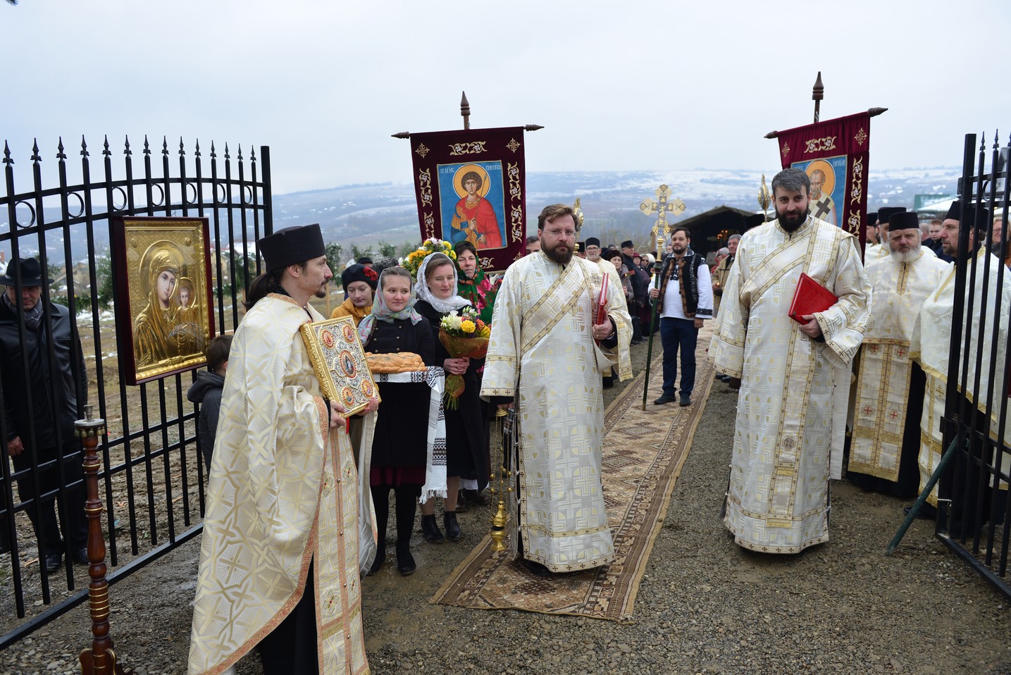 Sfințire de loc de biserică în Bucium-Iași: IPS Mitropolit Teofan a pus piatra de temelie