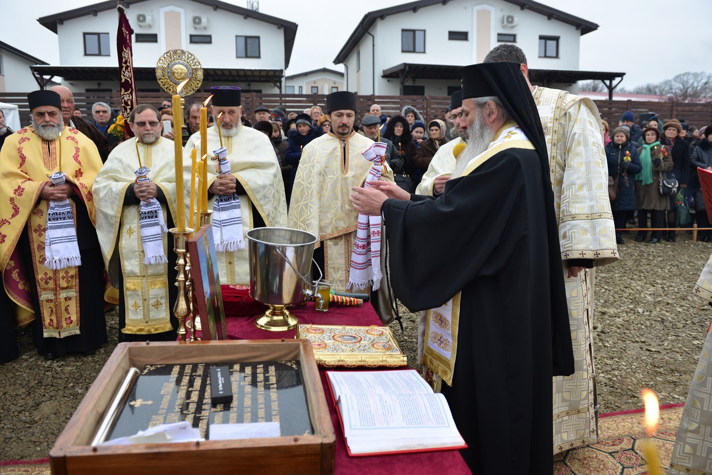 Sfințire de loc de biserică în Bucium-Iași: IPS Mitropolit Teofan a pus piatra de temelie