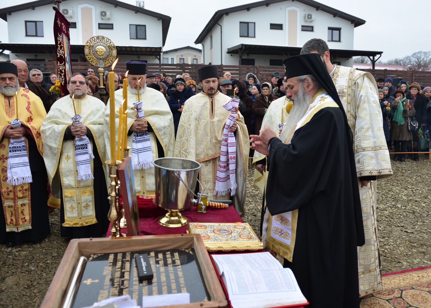 Sfințire de loc de biserică în Bucium-Iași: IPS Mitropolit Teofan a pus piatra de temelie