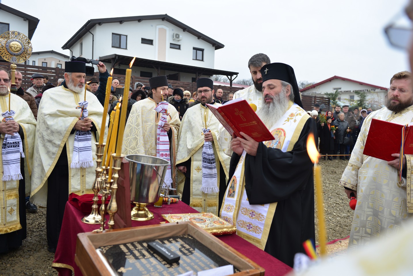 Sfințire de loc de biserică în Bucium-Iași: IPS Mitropolit Teofan a pus piatra de temelie