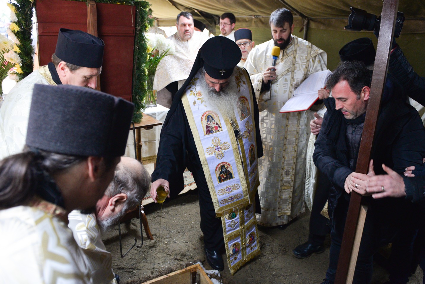 Sfințire de loc de biserică în Bucium-Iași: IPS Mitropolit Teofan a pus piatra de temelie