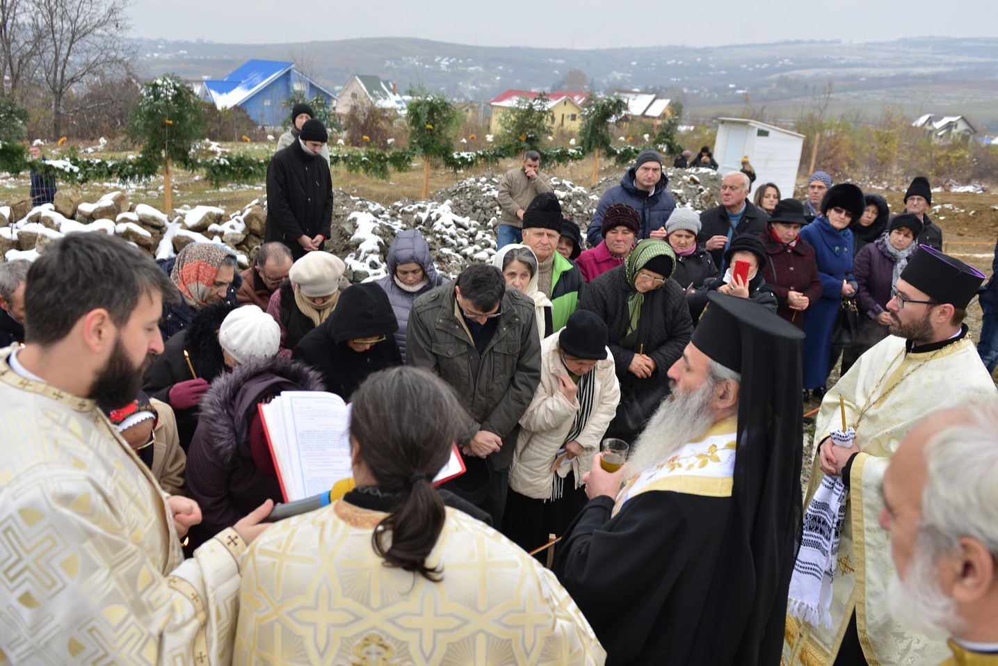 Sfințire de loc de biserică în Bucium-Iași: IPS Mitropolit Teofan a pus piatra de temelie