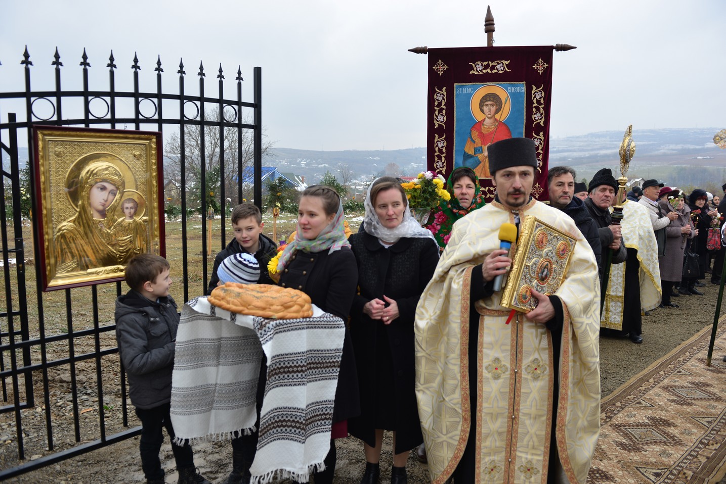 Sfințire de loc de biserică în Bucium-Iași: IPS Mitropolit Teofan a pus piatra de temelie