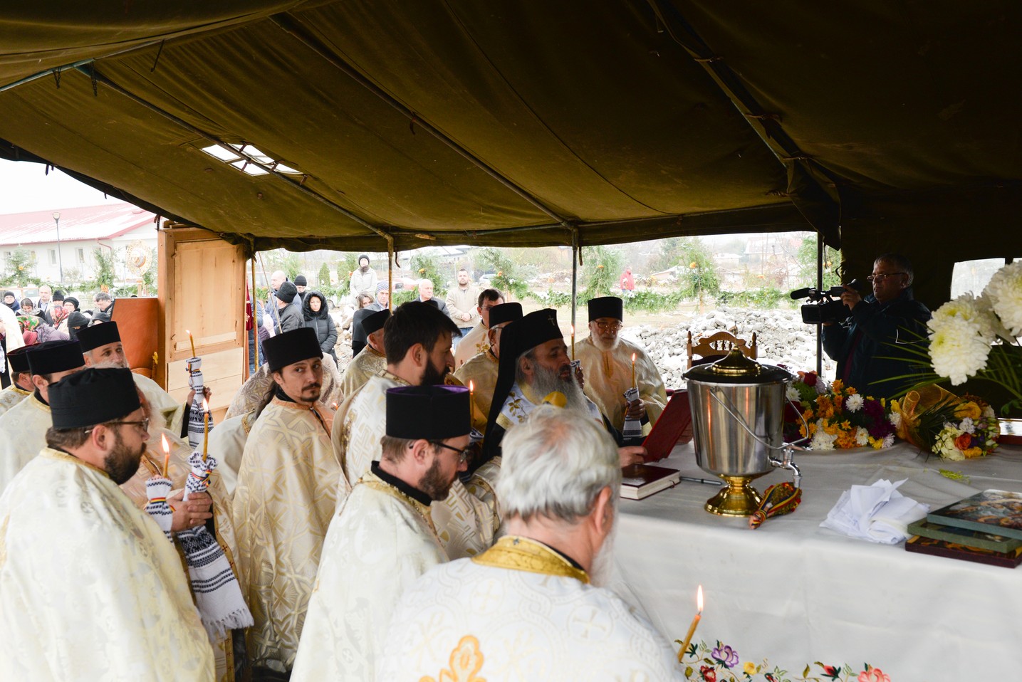 Sfințire de loc de biserică în Bucium-Iași: IPS Mitropolit Teofan a pus piatra de temelie