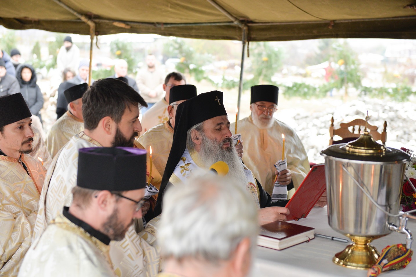 Sfințire de loc de biserică în Bucium-Iași: IPS Mitropolit Teofan a pus piatra de temelie