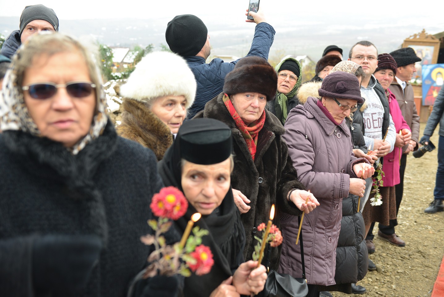 Sfințire de loc de biserică în Bucium-Iași: IPS Mitropolit Teofan a pus piatra de temelie