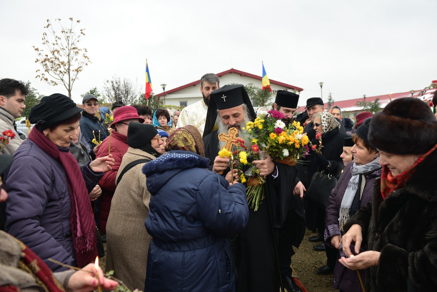 Sfințire de loc de biserică în Bucium-Iași: IPS Mitropolit Teofan a pus piatra de temelie