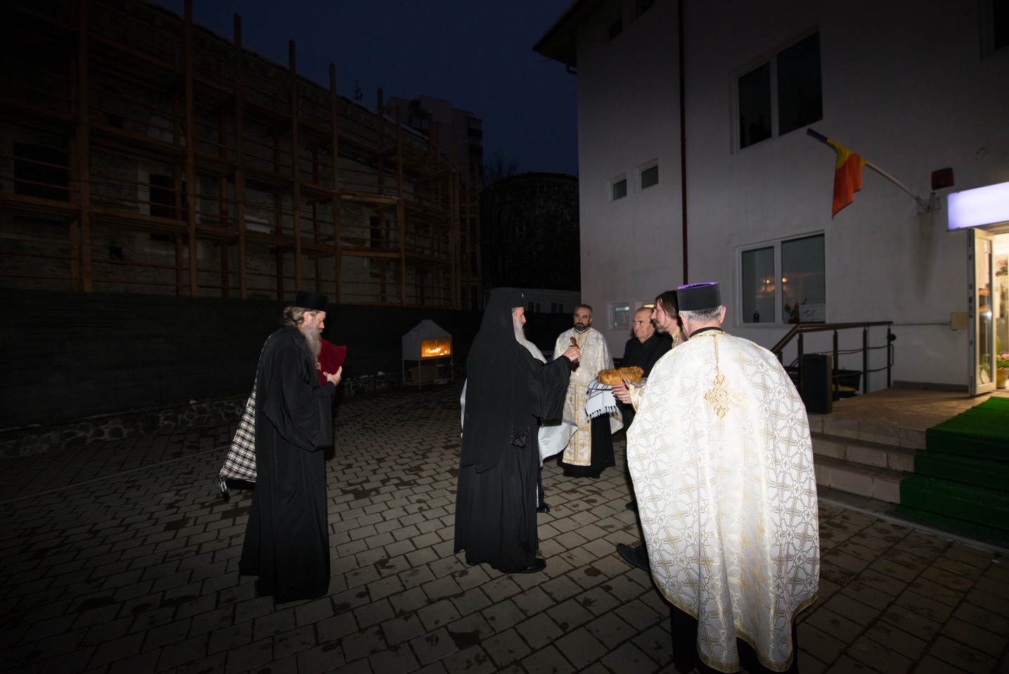 Slujire arhierească la hramul Bisericii Vovidenia din Iași