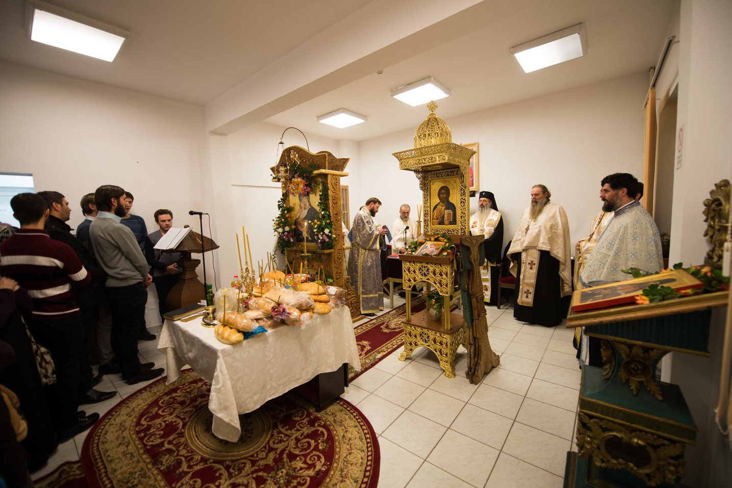 Slujire arhierească la hramul Bisericii Vovidenia din Iași