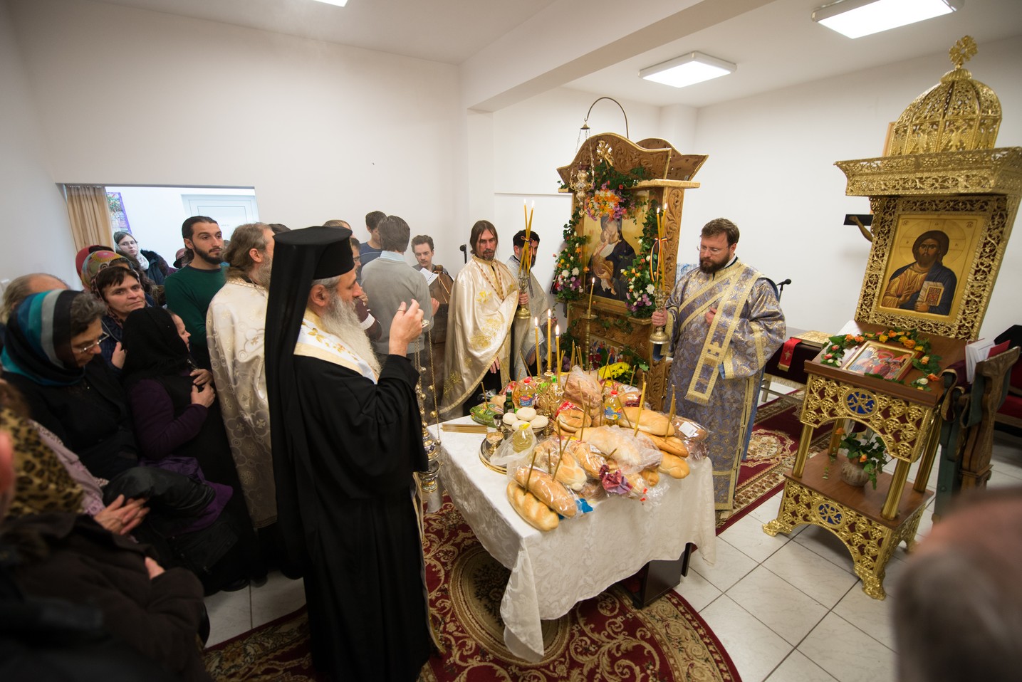 Slujire arhierească la hramul Bisericii Vovidenia din Iași
