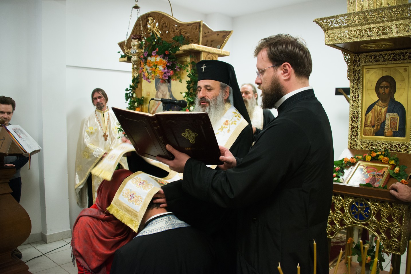 Slujire arhierească la hramul Bisericii Vovidenia din Iași