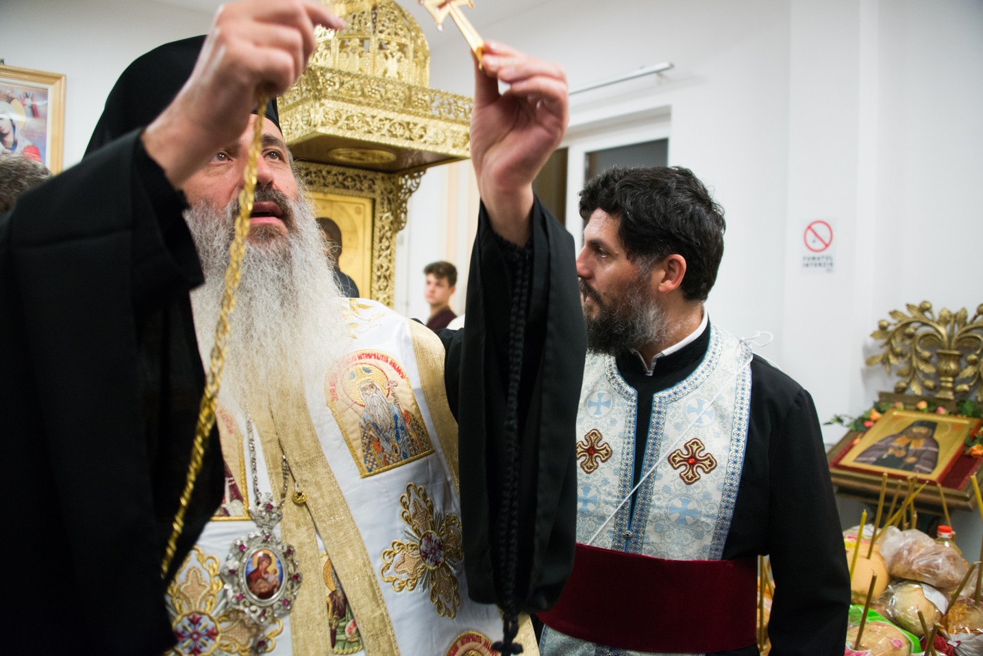 Slujire arhierească la hramul Bisericii Vovidenia din Iași