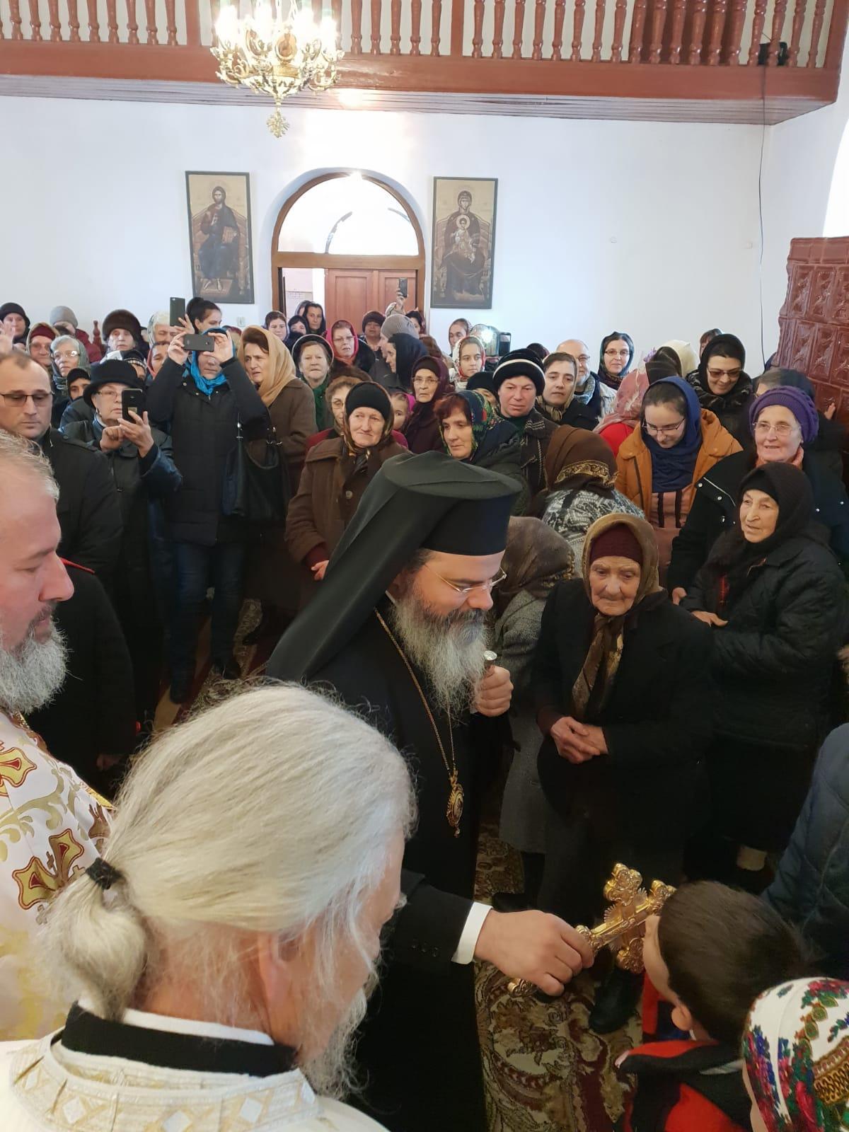 PS Ignatie: „Tot ceea ce face un preot, de la cele mai nesemnificative gesturi, până la întreg comportamentul său, trebuie să fie imprimat de duhul vieţuirii în Hristos!”