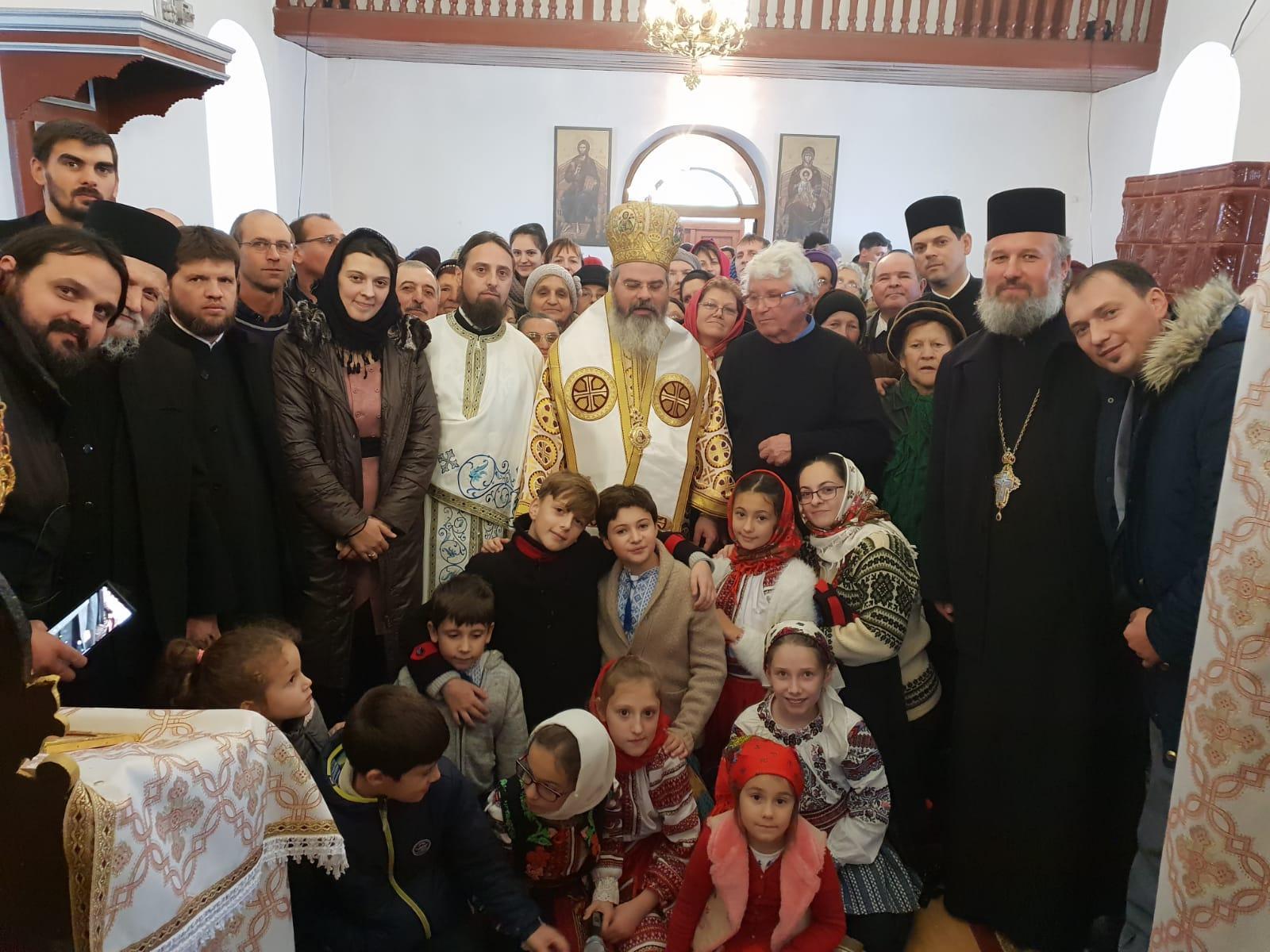 PS Ignatie: „Tot ceea ce face un preot, de la cele mai nesemnificative gesturi, până la întreg comportamentul său, trebuie să fie imprimat de duhul vieţuirii în Hristos!”