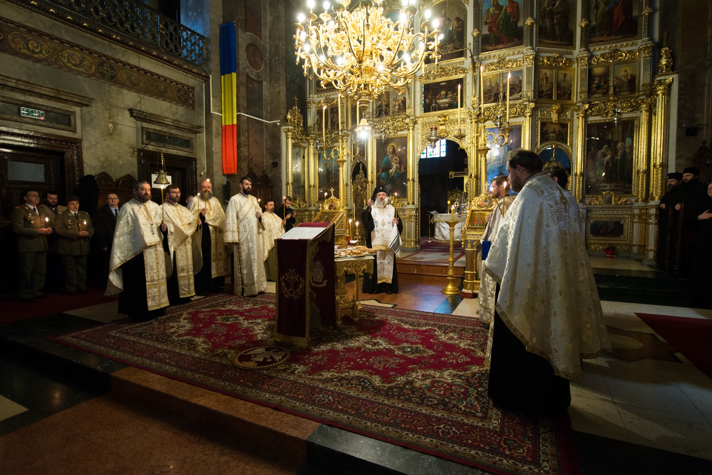 (Foto) Slujba Parastasului pentru făuritorii Unirii Bucovinei cu Regatul României, la Catedrala Mitropolitană din Iași