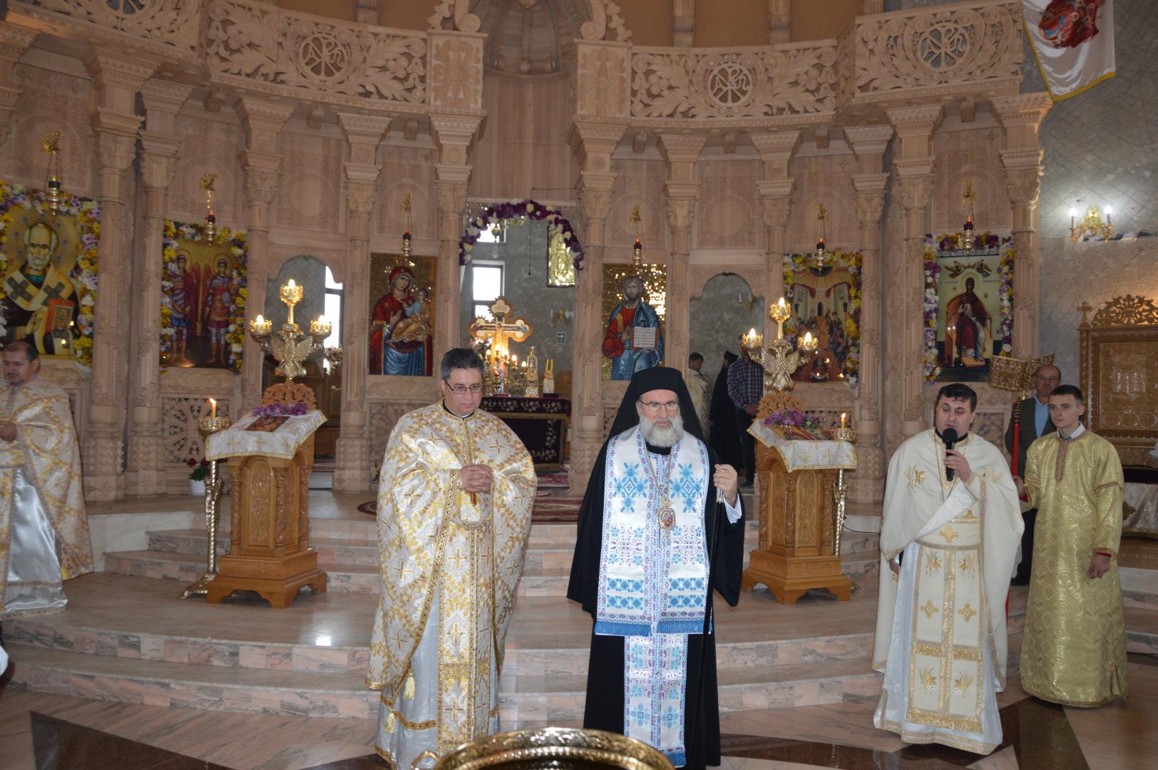 Slujbe arhiereşti în trei protopopiate ale Moldovei