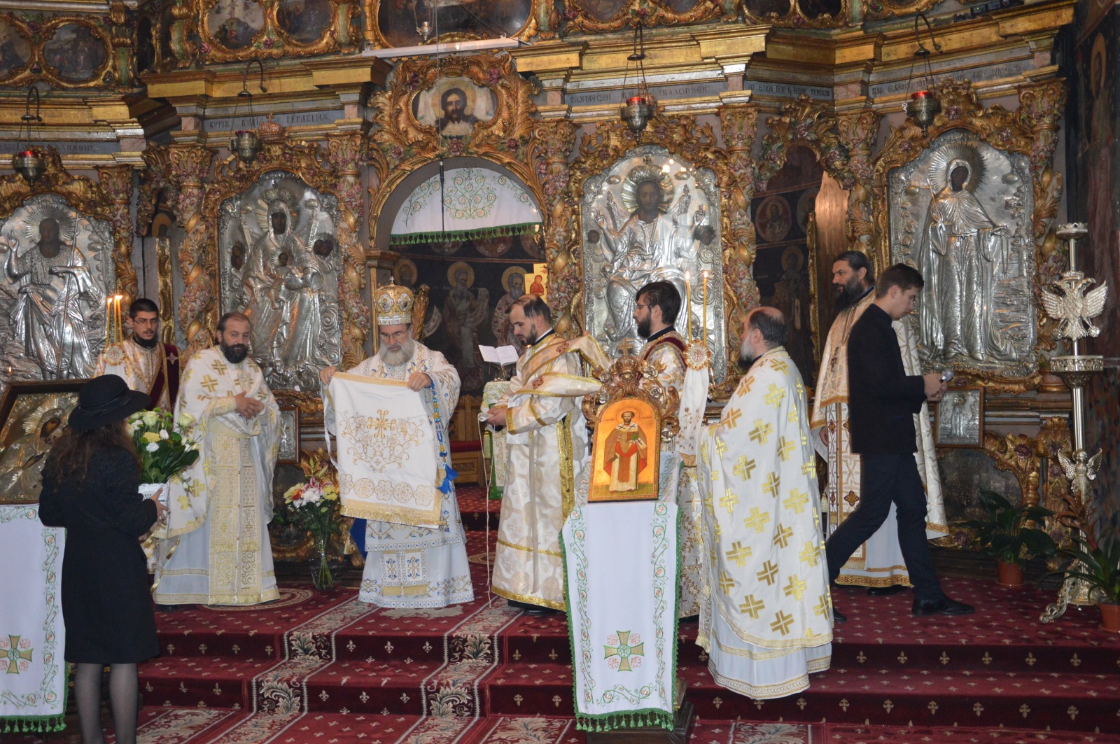 Sfântul Ioan Gură de Aur, serbat la Roman