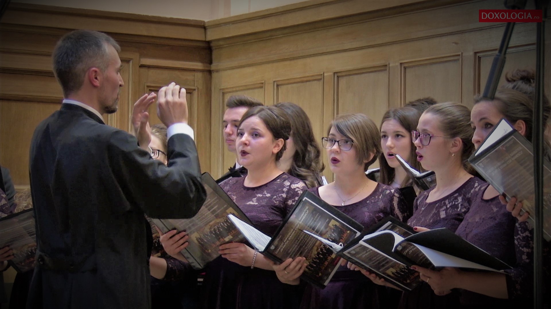 (Video) „Doamne, buzele mele” (de Gavriil Musicescu) – Corala „Universitas”