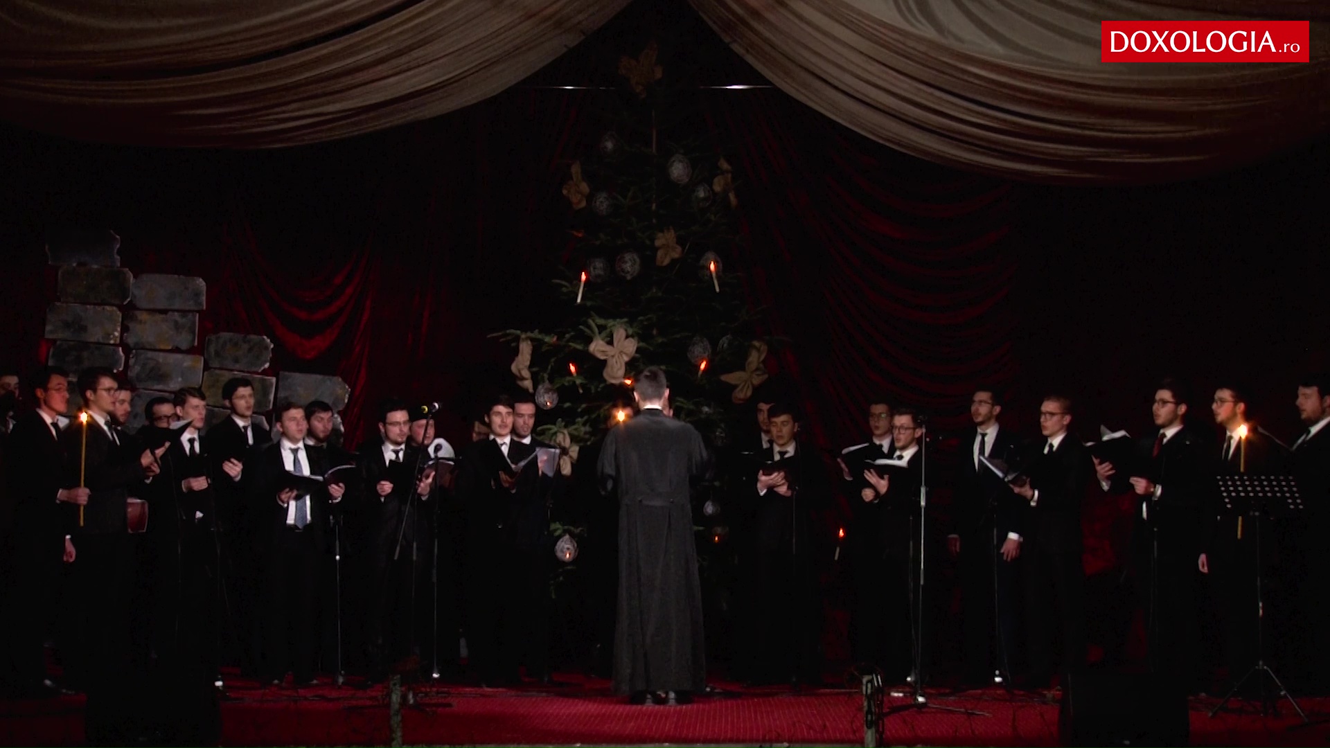 (Video) „Sus la Răsărit” - Corul Facultății de Teologie „D. Stăniloae” din Iași
