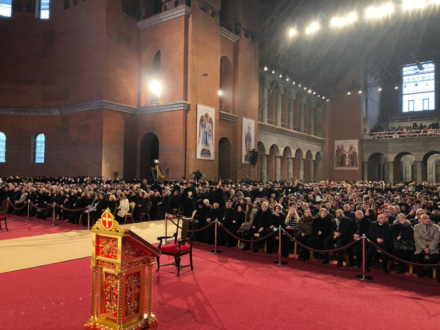 Patriarhul Ecumenic Bartolomeu alături de Patriarhul României oficiază prima Sfantă Liturghie din Catedrala Mântuirii Neamului