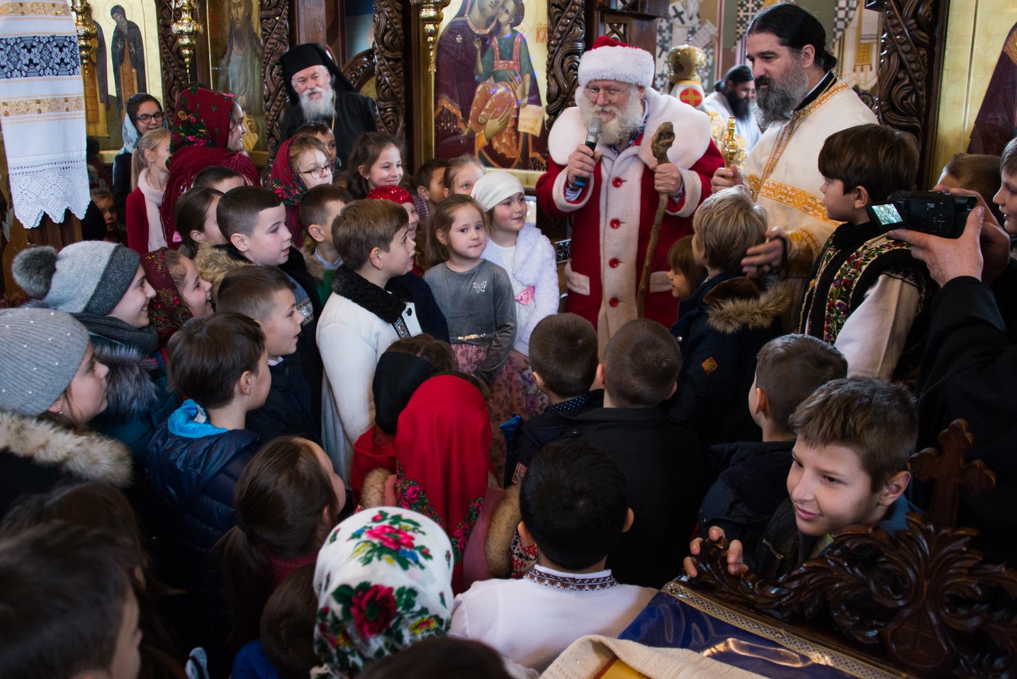 Slujiri arhierești în zilele de Crăciun, în Arhiepiscopia Sucevei și Rădăuților