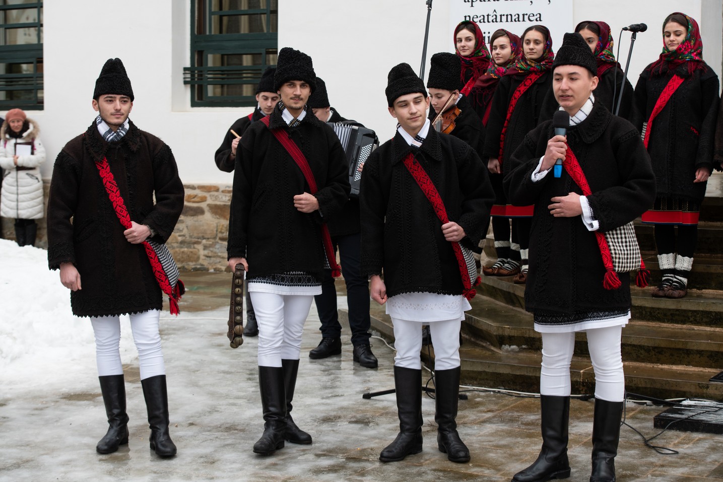 Slujiri arhierești în zilele de Crăciun, în Arhiepiscopia Sucevei și Rădăuților