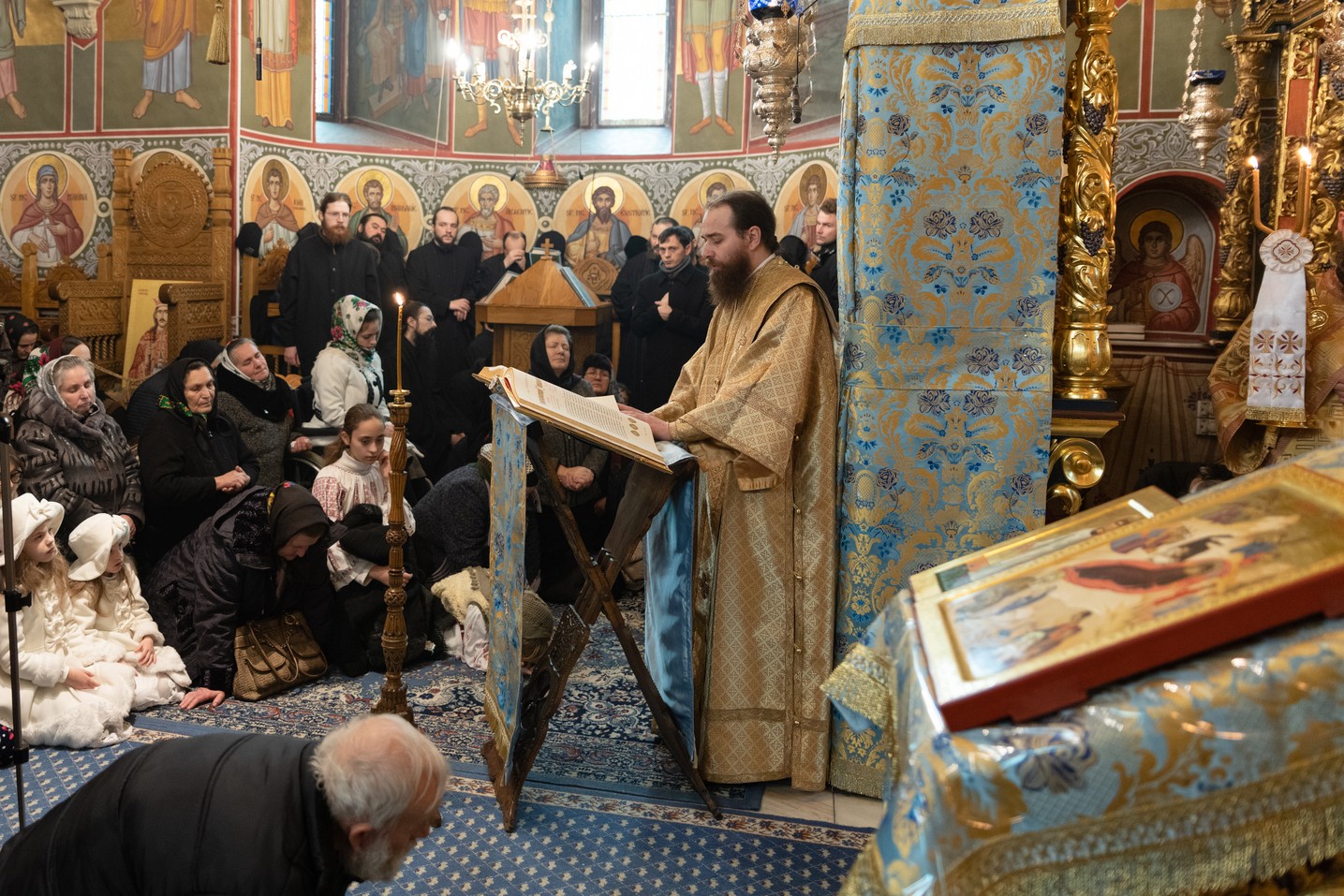 Slujiri arhierești în zilele de Crăciun, în Arhiepiscopia Sucevei și Rădăuților